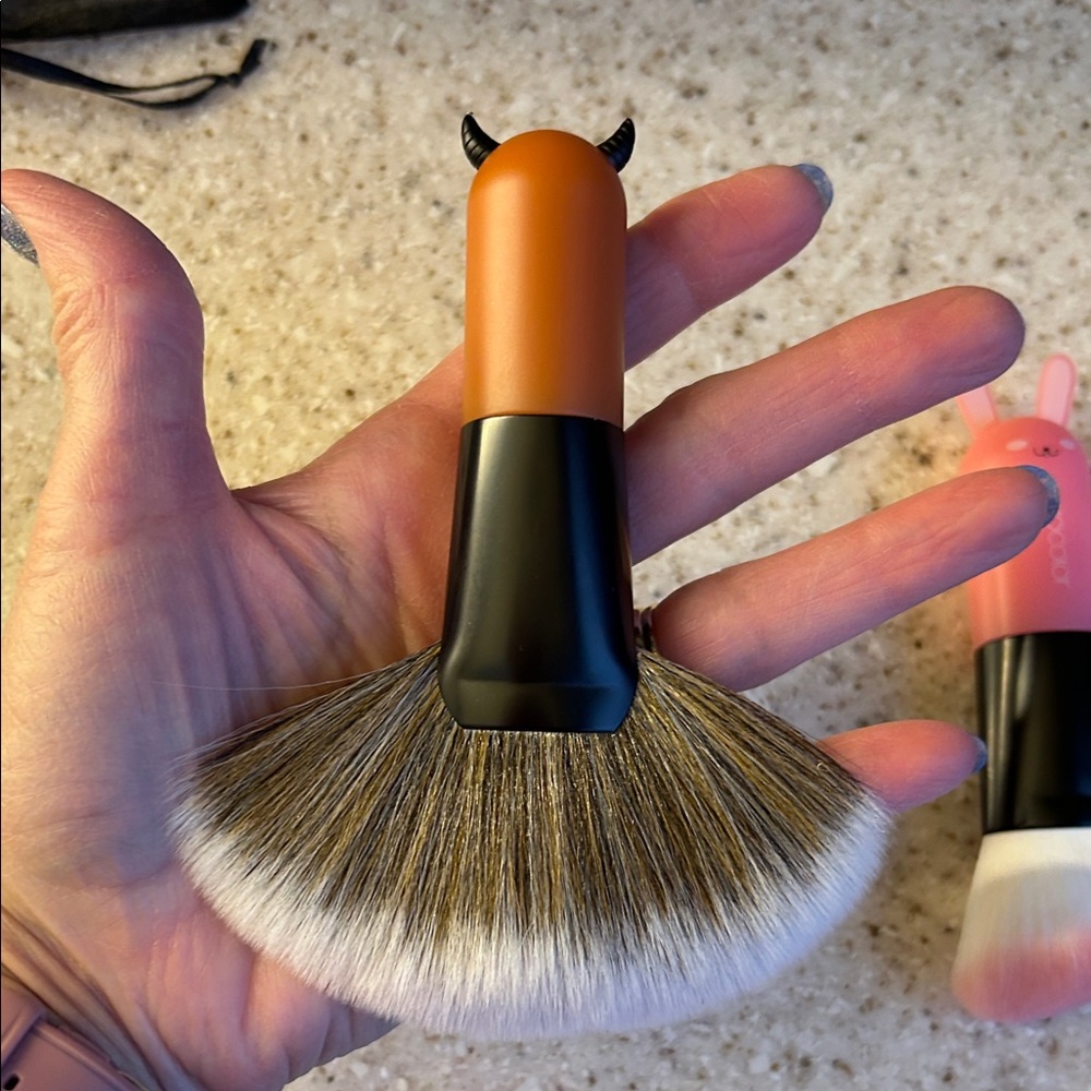 Adorable Animal Makeup Brush Set - Pink, White, Brown, Gray - Picture 9 of 13
